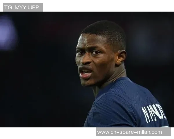 曼联小将阿马斯:努诺-门德斯可能是世一左,我会仿照他踢球 曼联小将阿马斯:努诺-门德斯可能是世一左,我会仿照他踢球